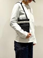 画像をギャラリービューアに読み込む, Repeat Neck Pouch
