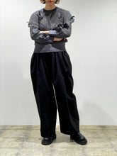 画像をギャラリービューアに読み込む, Motif knit pullover 1
