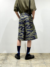 Camouflage short pants