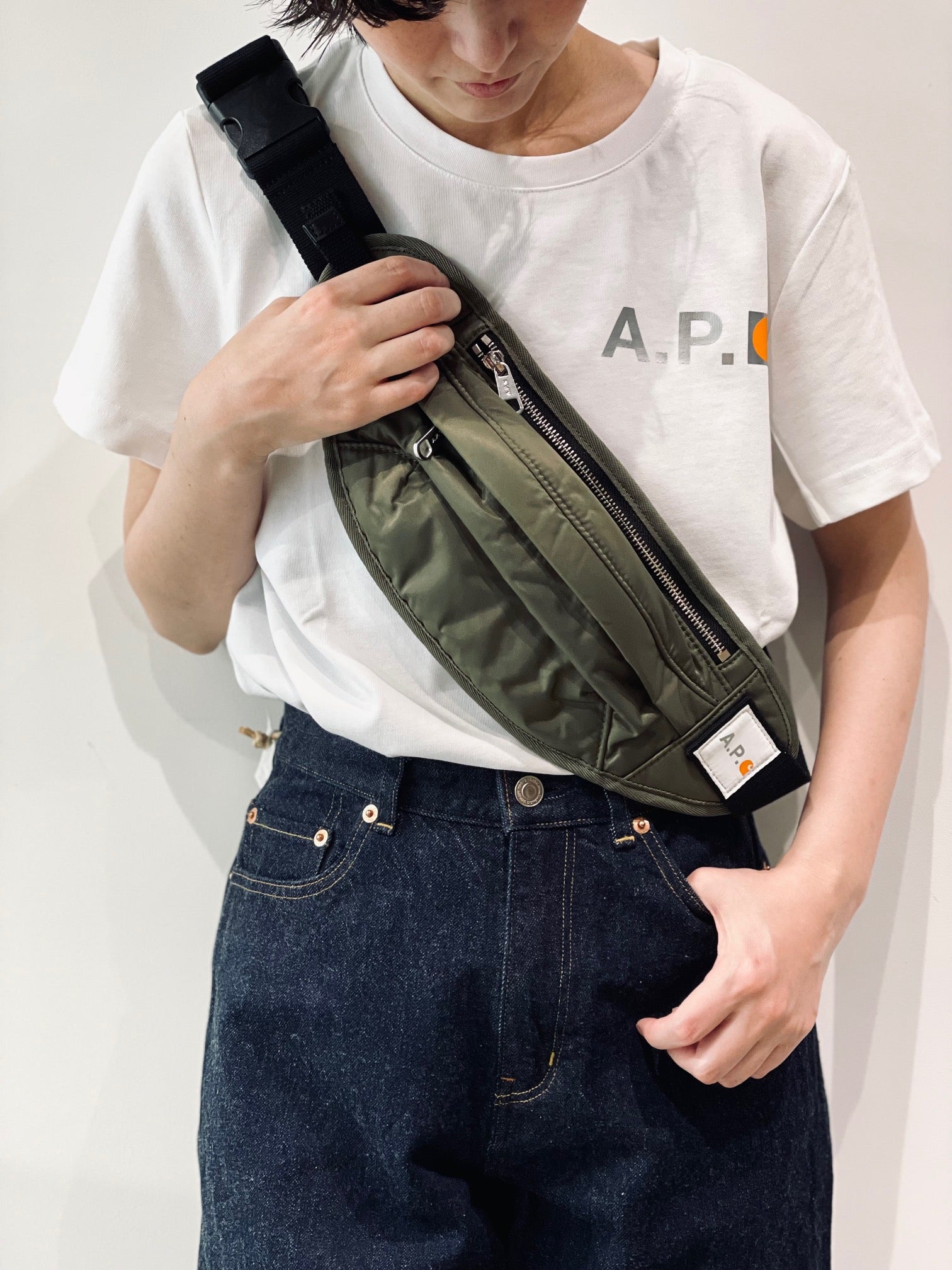 A.P.C. × Carhartt ロゴTシャツ – FUKIONLINE