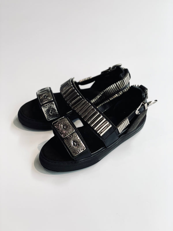 Metal sneaker sandal（MENS）